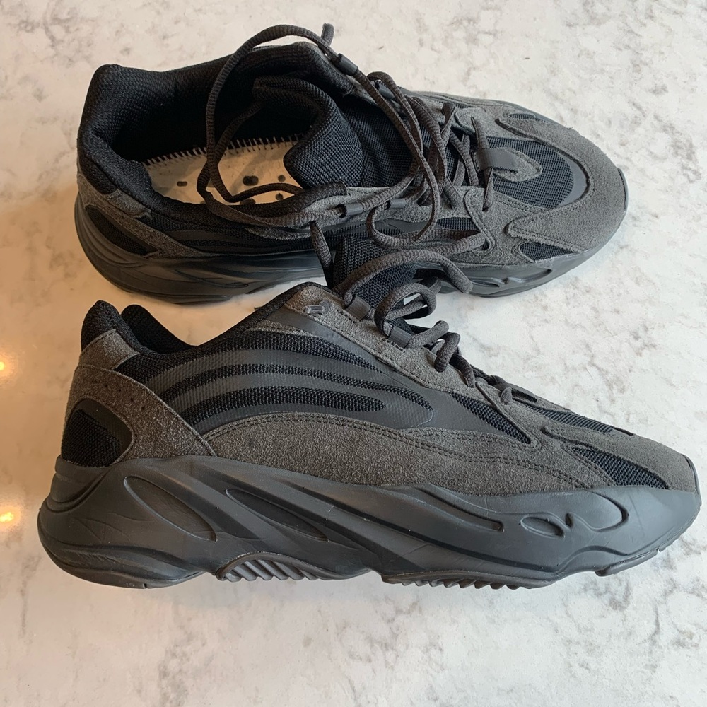 Authentic Yeezy Men’s Sneakers